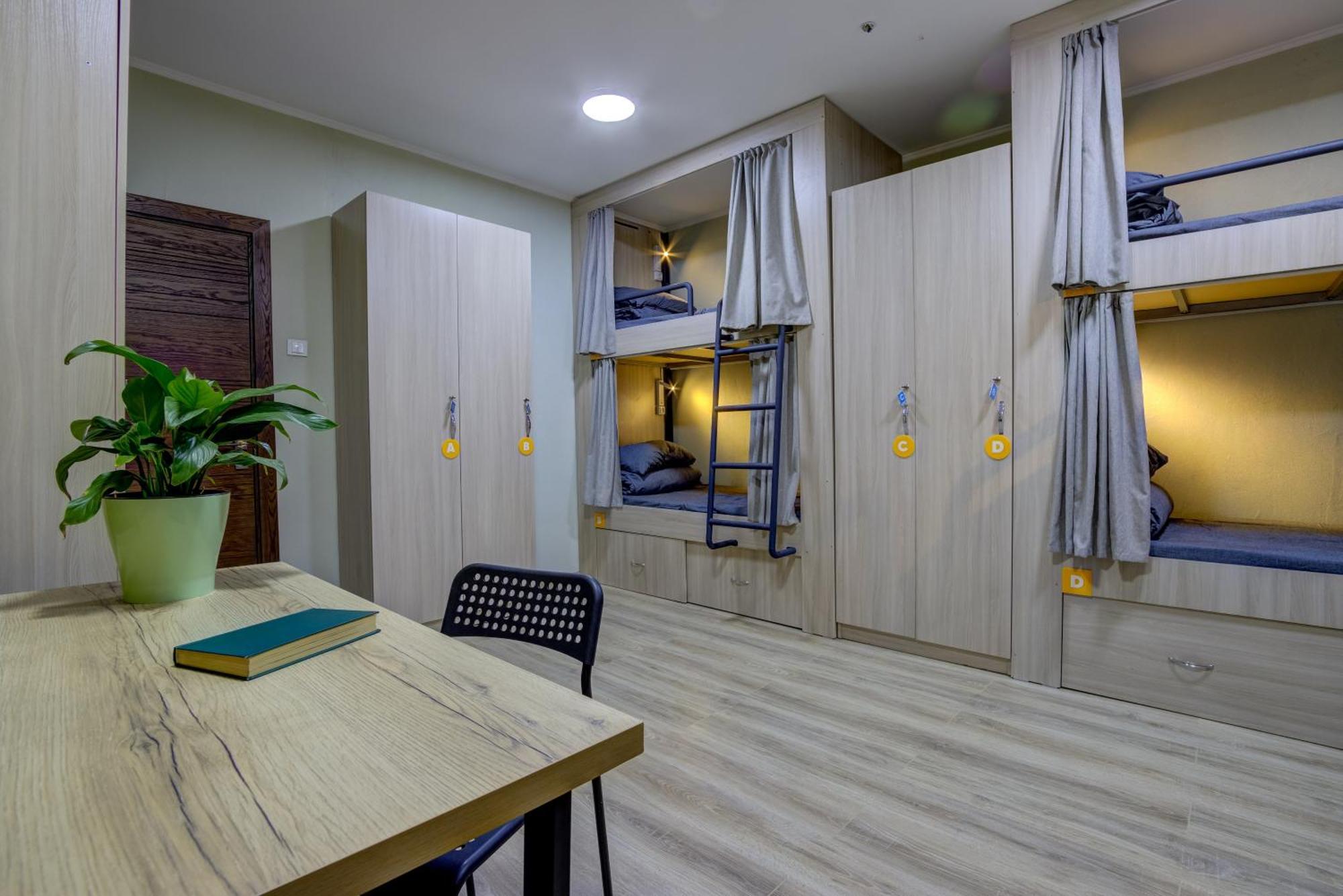 People Hostel & Coworking 比什凯克 外观 照片