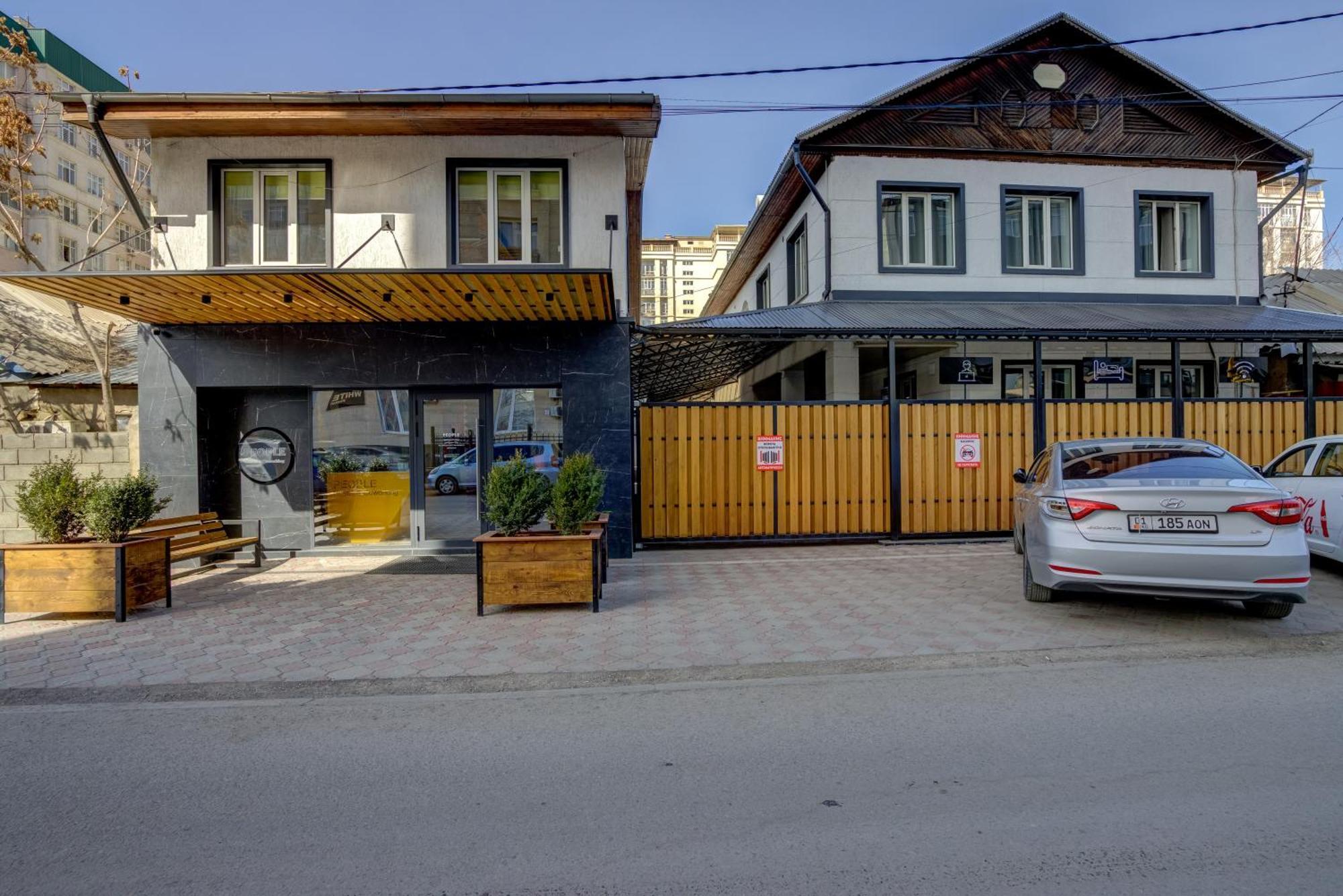 People Hostel & Coworking 比什凯克 外观 照片