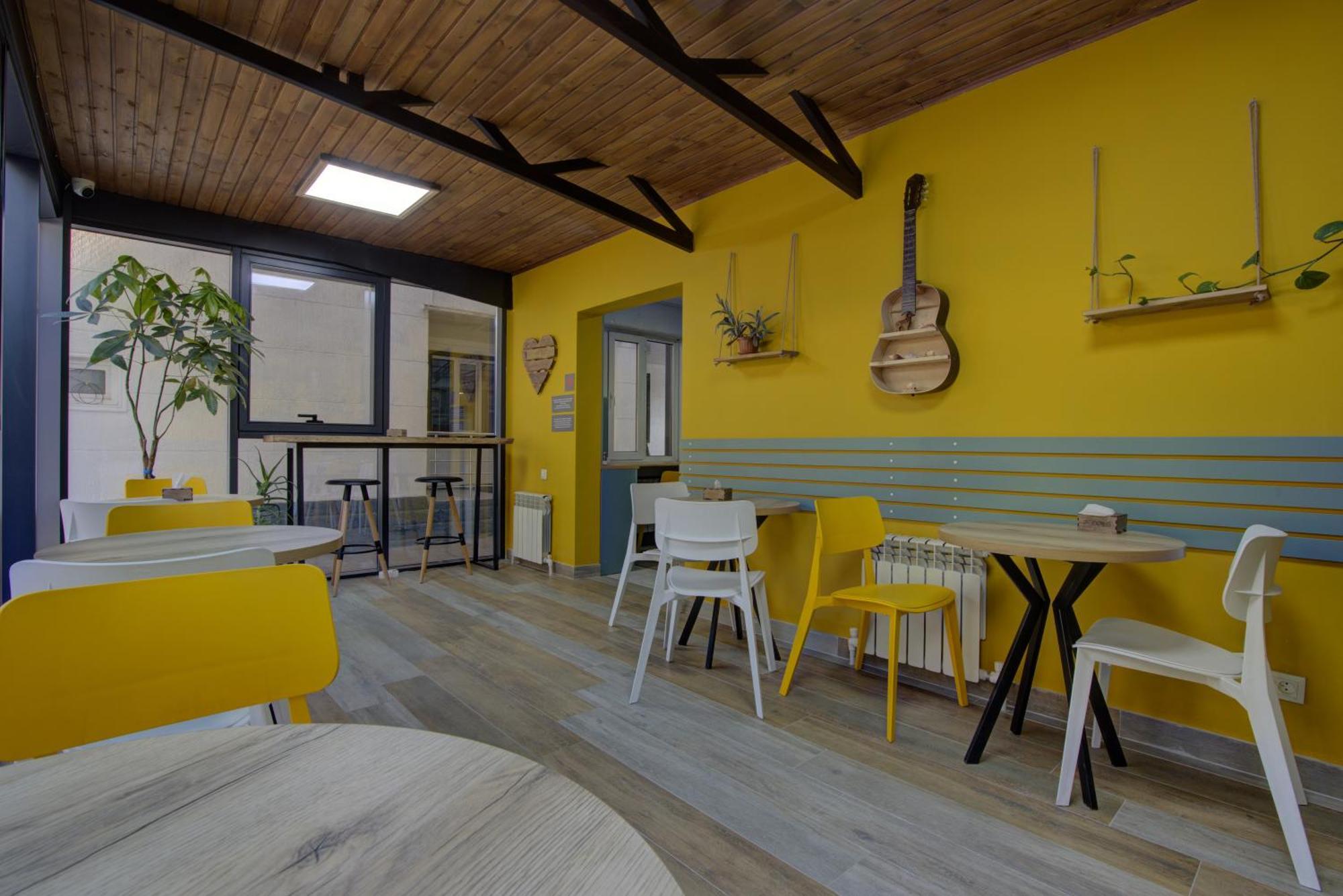 People Hostel & Coworking 比什凯克 外观 照片