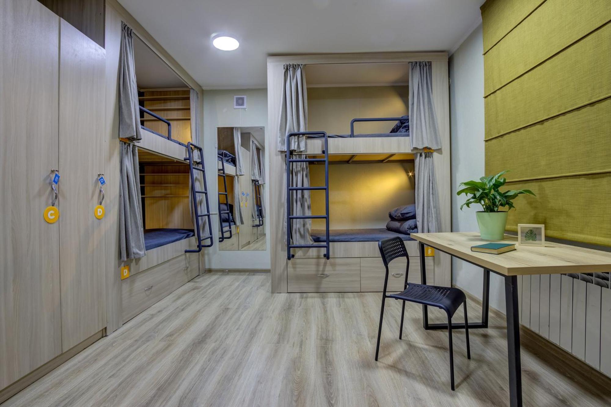 People Hostel & Coworking 比什凯克 外观 照片