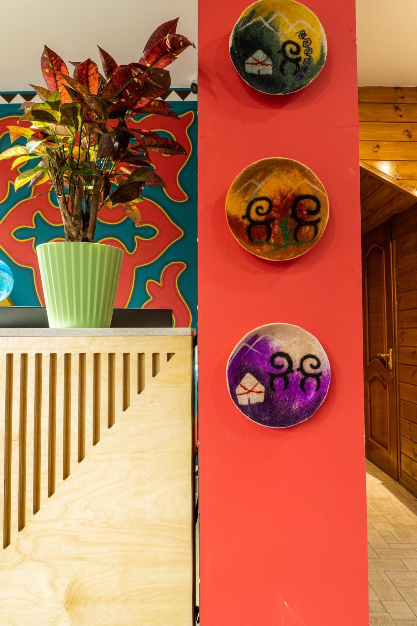People Hostel & Coworking 比什凯克 外观 照片
