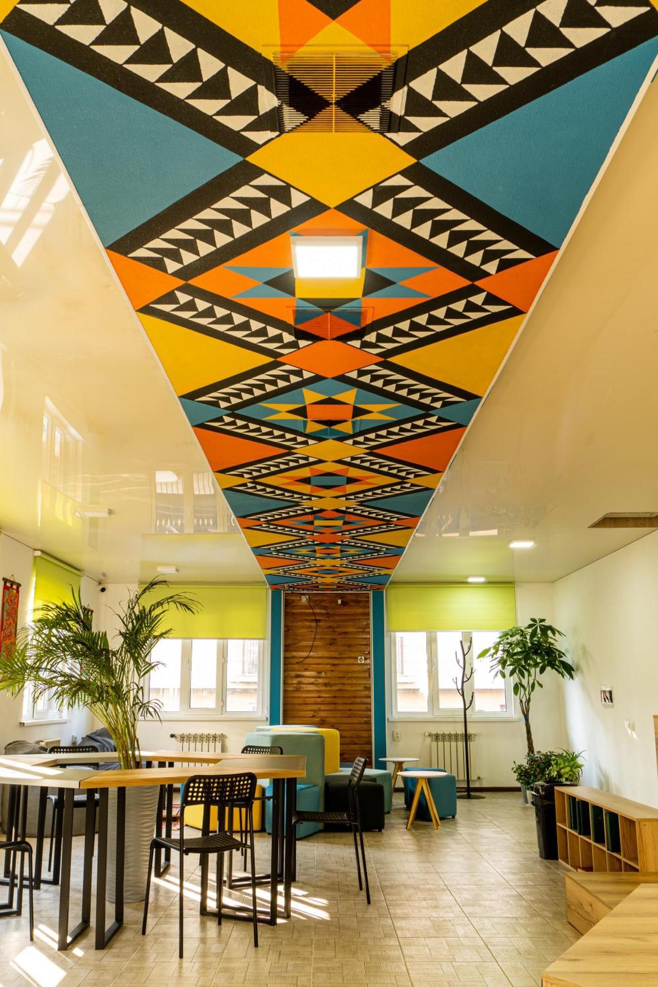 People Hostel & Coworking 比什凯克 外观 照片
