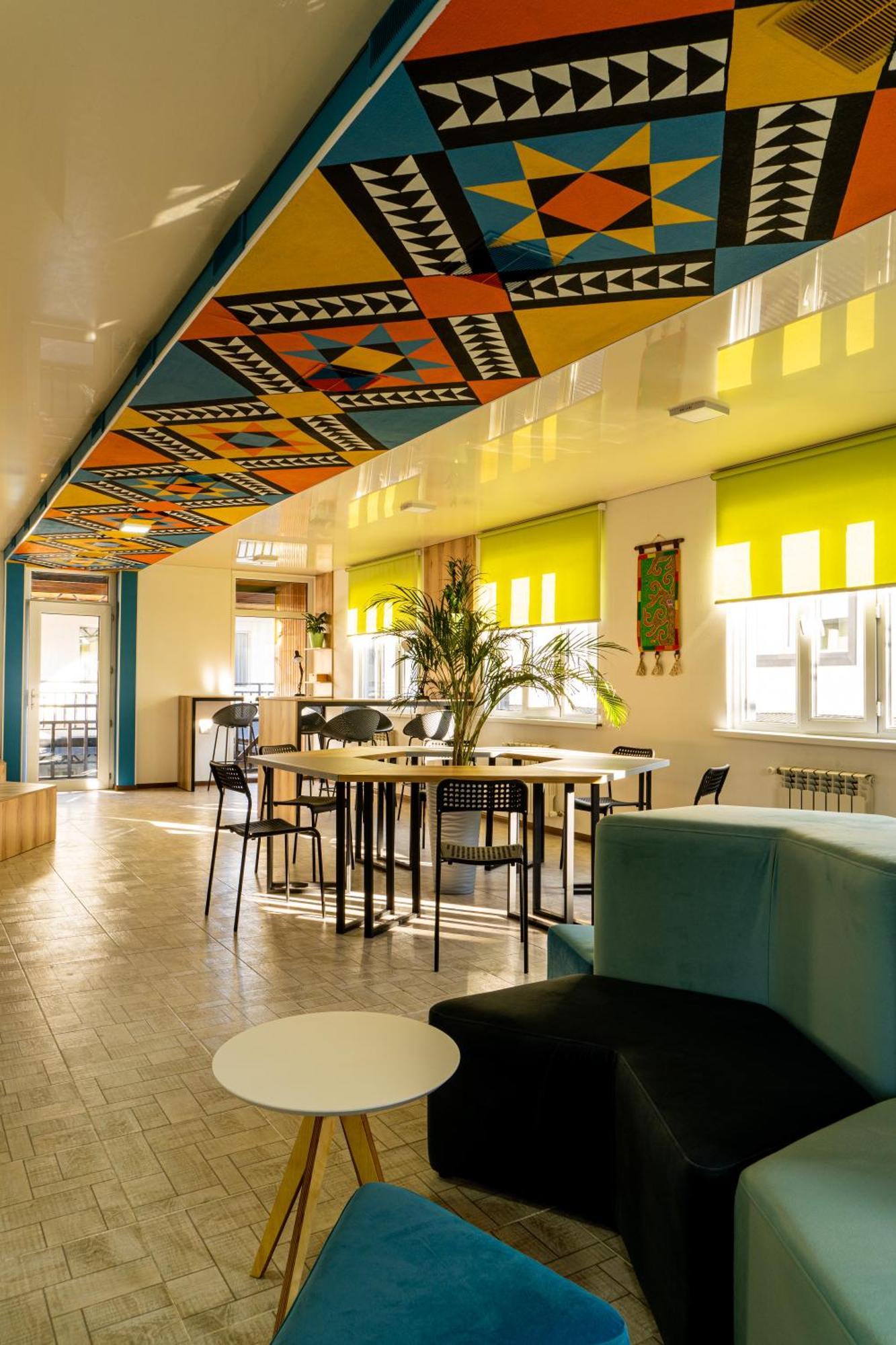 People Hostel & Coworking 比什凯克 外观 照片